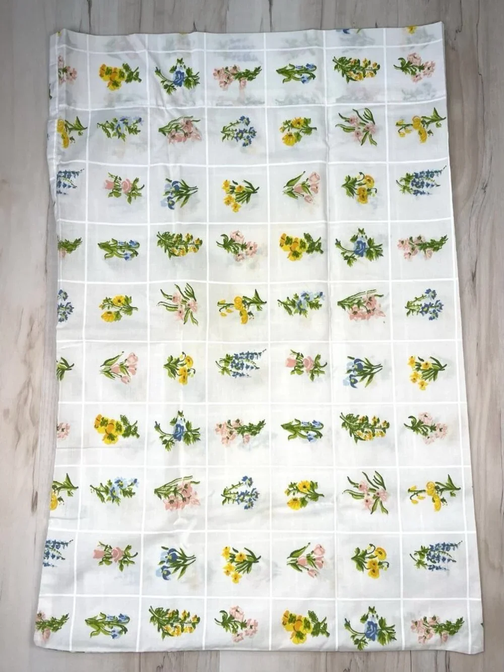 VTG UTICA Set 2 STANDARD No-Iron Percale Floral Bouquet PILLOWCASES EUC